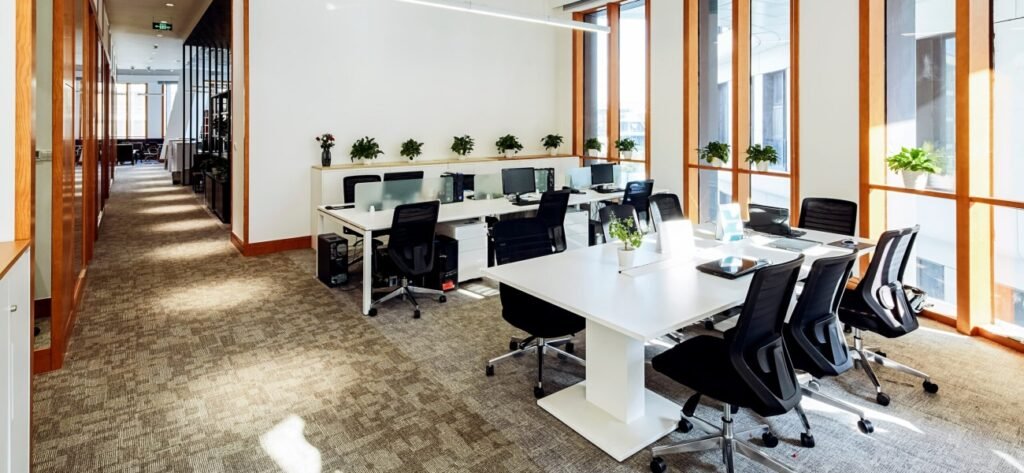 benifits of bespoke office furniture